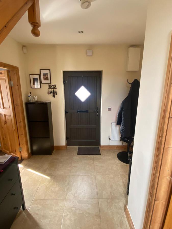Town Villa With Charming Garden, Bbq Area & Sleeps 6 Cashel  Exterior foto