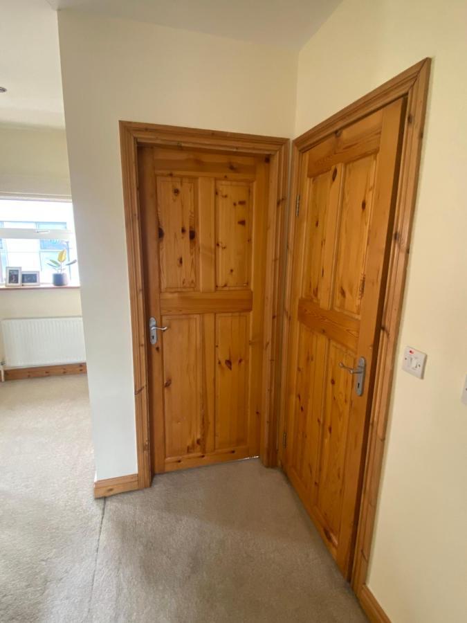 Town Villa With Charming Garden, Bbq Area & Sleeps 6 Cashel  Exterior foto