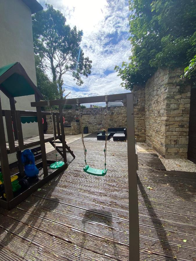 Town Villa With Charming Garden, Bbq Area & Sleeps 6 Cashel  Exterior foto